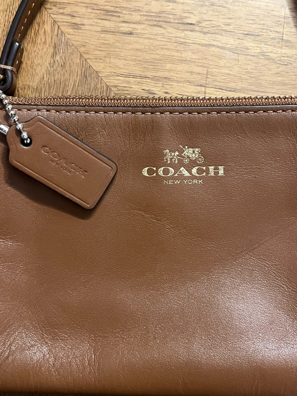 Coach Brown Leather Corner Zip Wristlet - Picture 5 of 8
